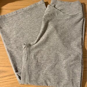 Abercrombie YPB light gray bootcut leggings Size L Short